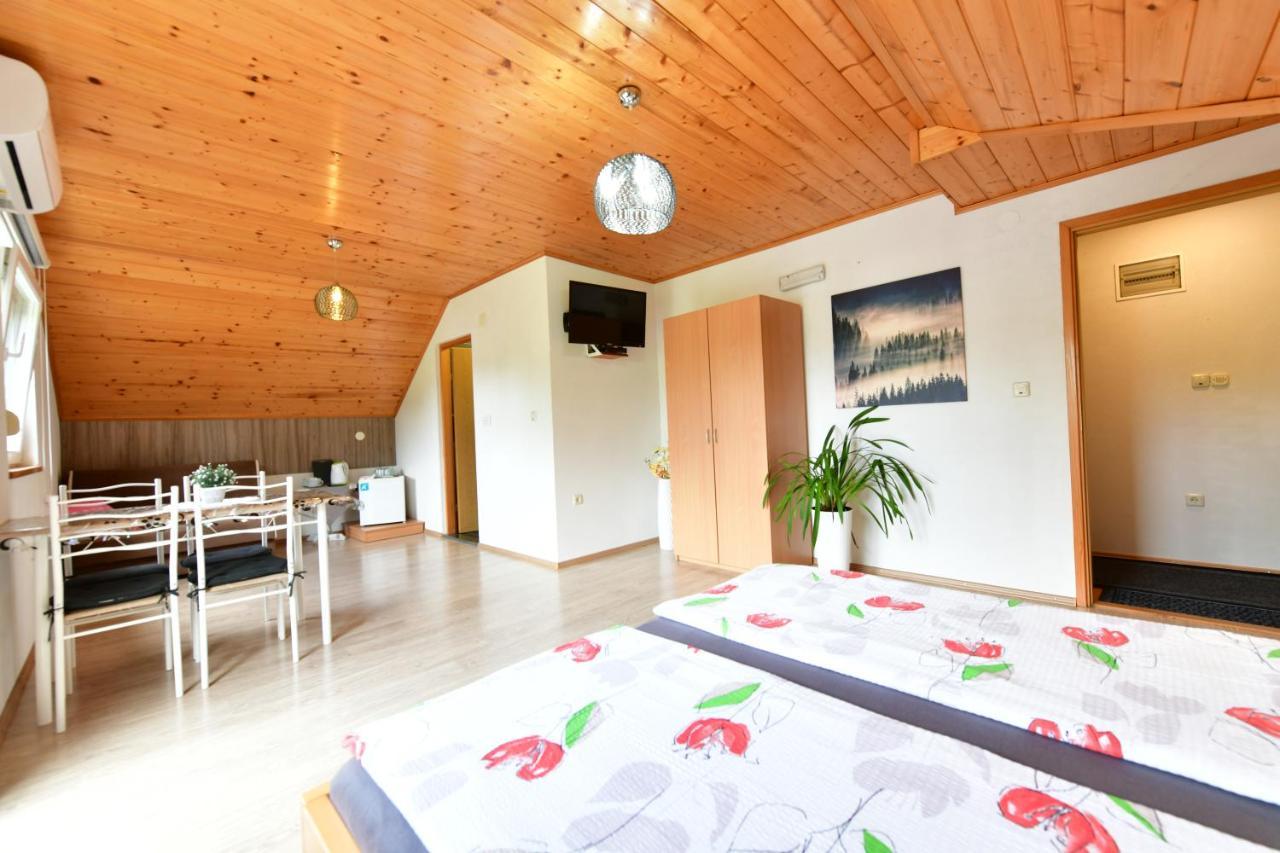 Rooms Toni Selište Drežničko Exterior foto