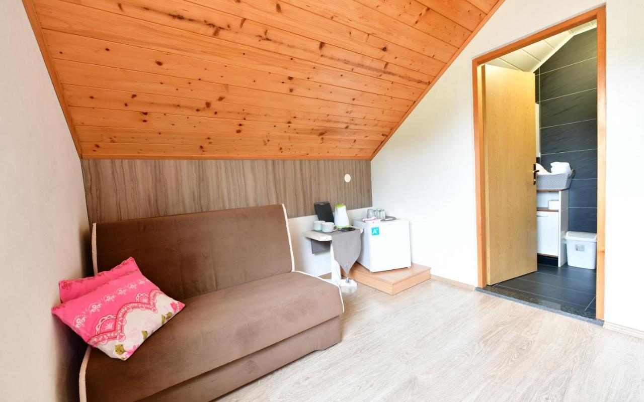 Rooms Toni Selište Drežničko Exterior foto