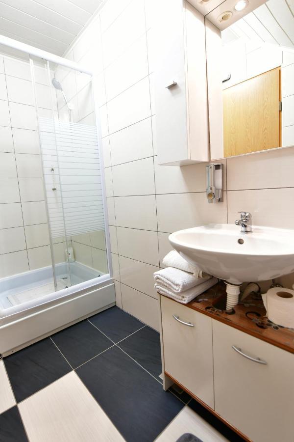 Rooms Toni Selište Drežničko Exterior foto