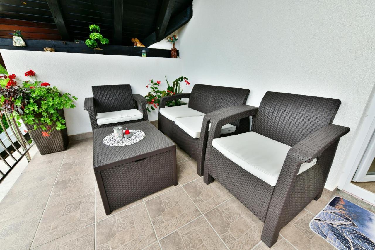 Rooms Toni Selište Drežničko Exterior foto