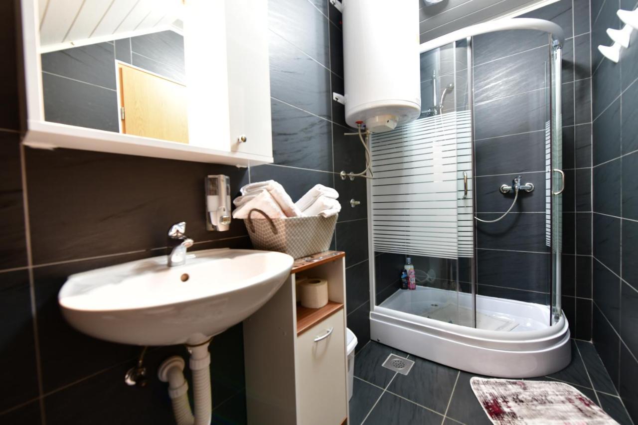 Rooms Toni Selište Drežničko Exterior foto